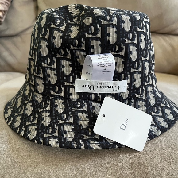 Reversible Teddy -D Small Brim Bucket Hat 58 NWT - Picture 5 of 9